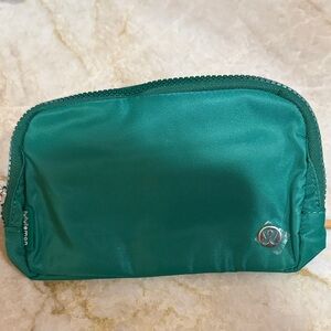 lululemon athletica NWT Everywhere Belt Bag, Teal, 1L